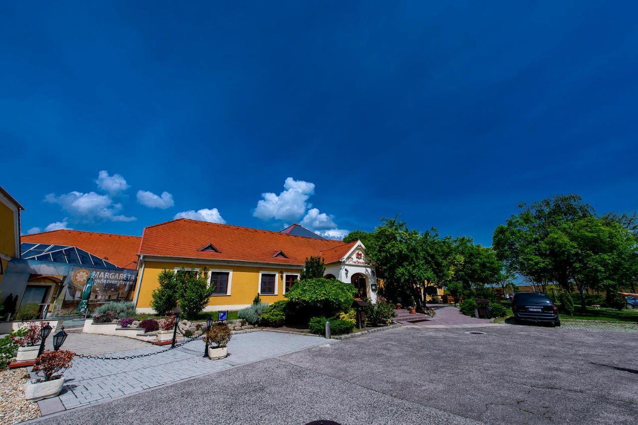 Gastland M0 Hotel & Conference Center Szigetszentmiklós المظهر الخارجي الصورة