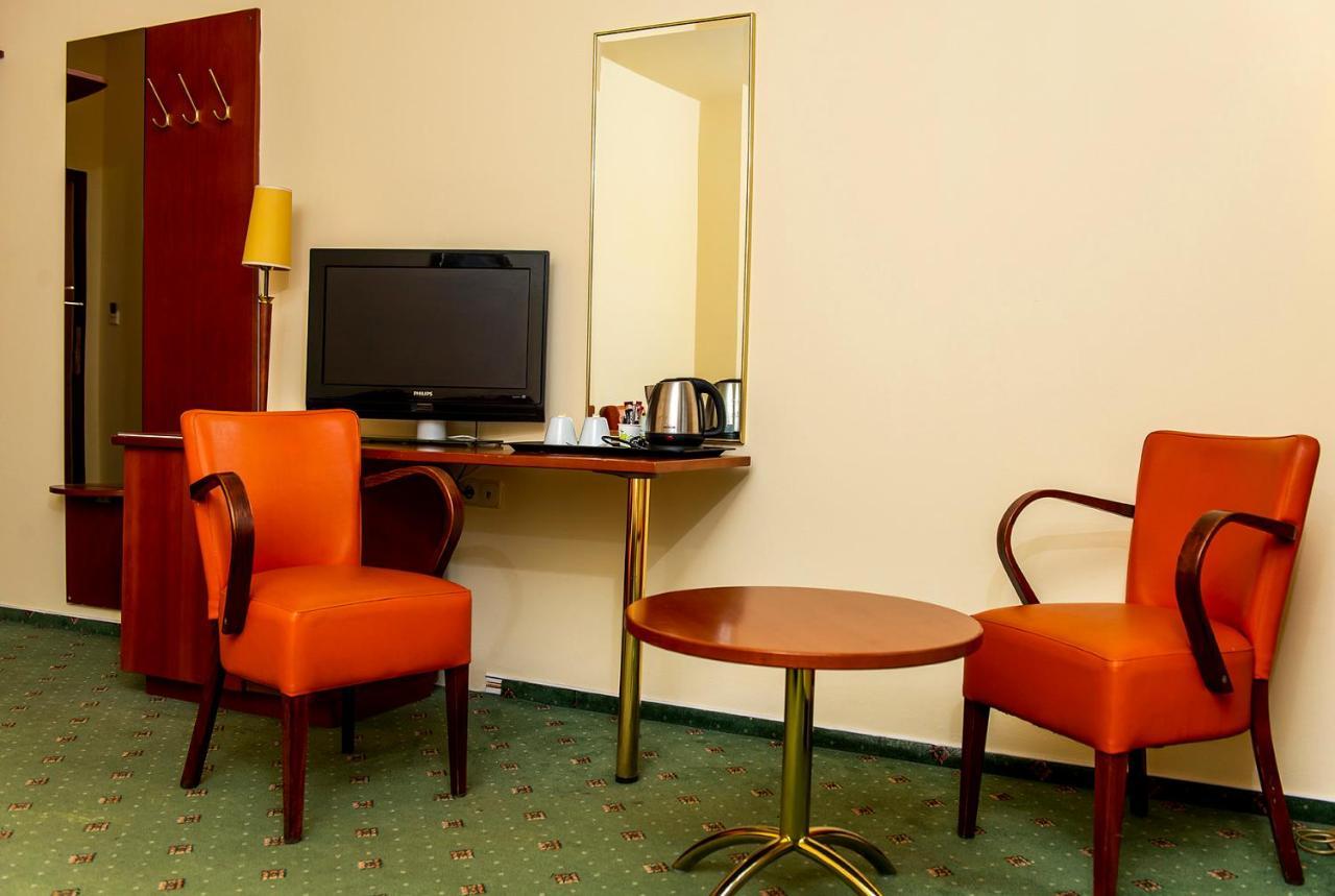 Gastland M0 Hotel & Conference Center Szigetszentmiklós المظهر الخارجي الصورة