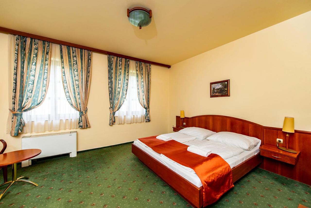 Gastland M0 Hotel & Conference Center Szigetszentmiklós المظهر الخارجي الصورة