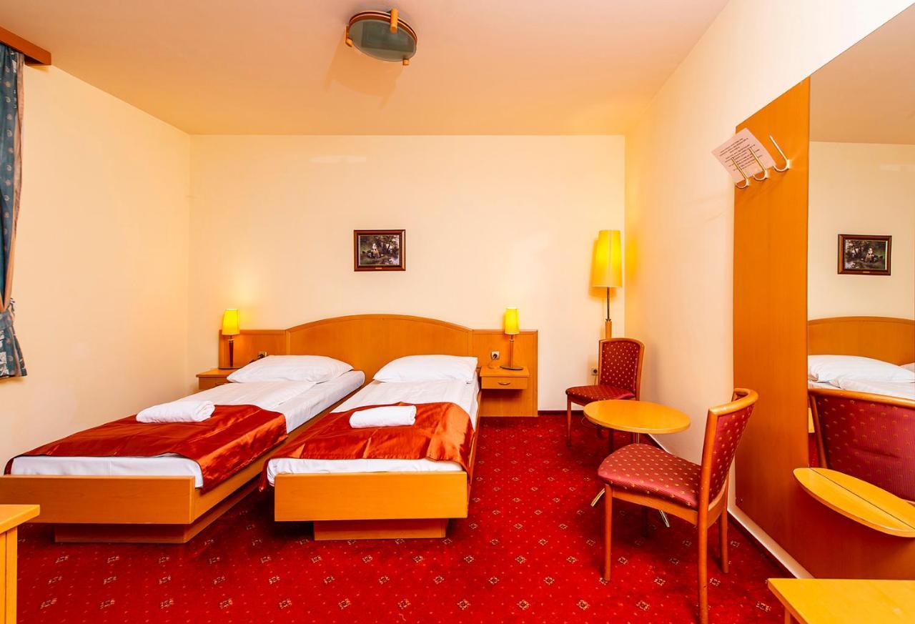 Gastland M0 Hotel & Conference Center Szigetszentmiklós المظهر الخارجي الصورة