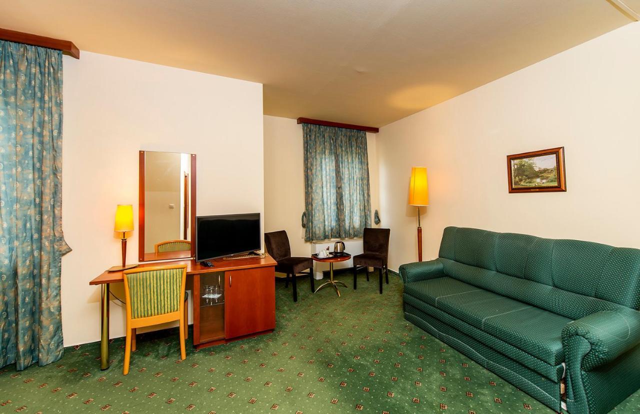Gastland M0 Hotel & Conference Center Szigetszentmiklós المظهر الخارجي الصورة