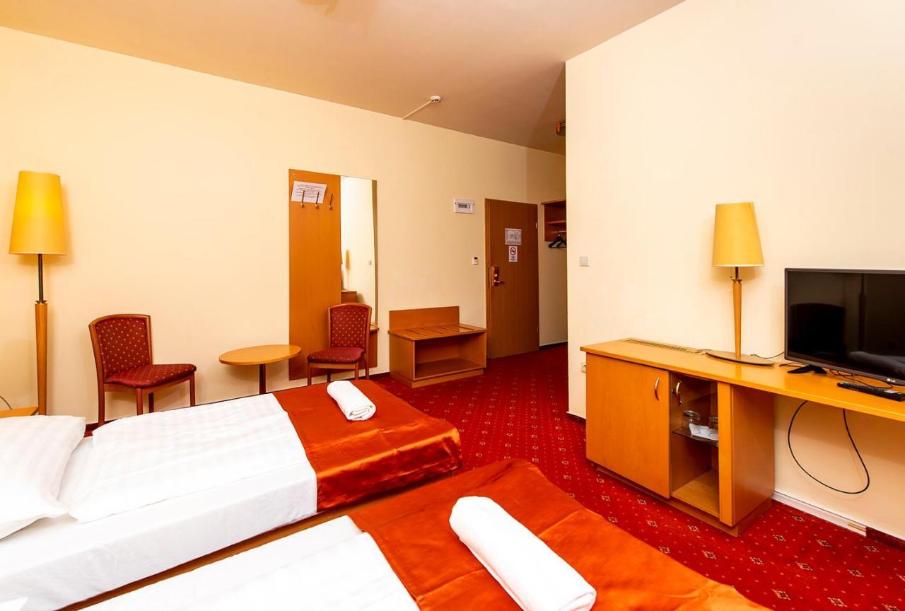 Gastland M0 Hotel & Conference Center Szigetszentmiklós المظهر الخارجي الصورة