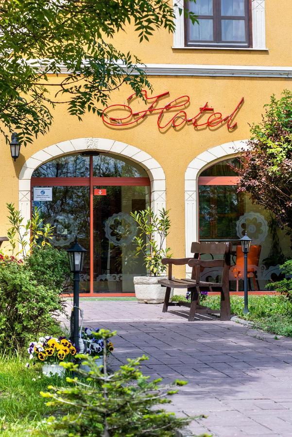 Gastland M0 Hotel & Conference Center Szigetszentmiklós المظهر الخارجي الصورة