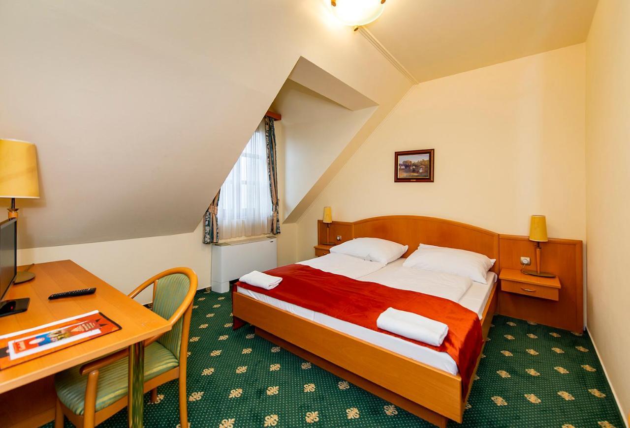 Gastland M0 Hotel & Conference Center Szigetszentmiklós المظهر الخارجي الصورة