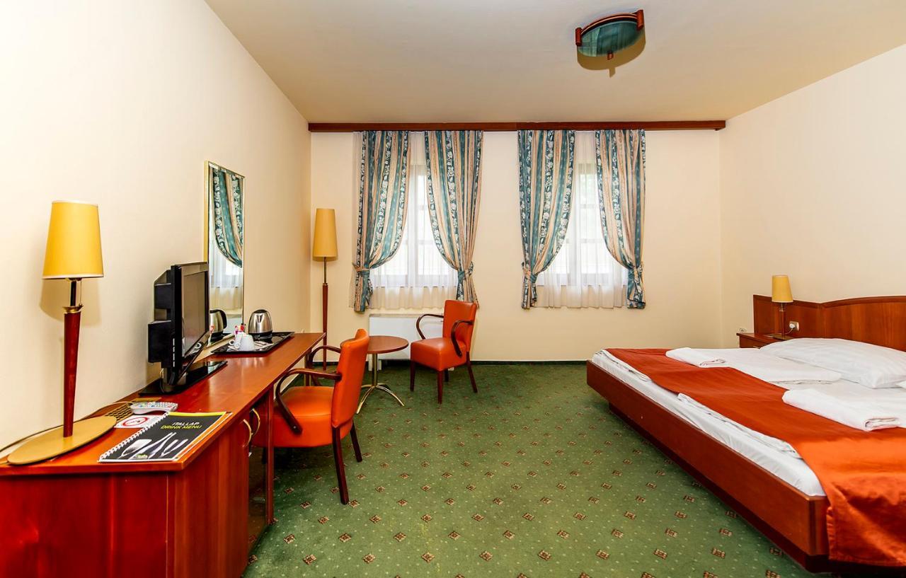 Gastland M0 Hotel & Conference Center Szigetszentmiklós المظهر الخارجي الصورة